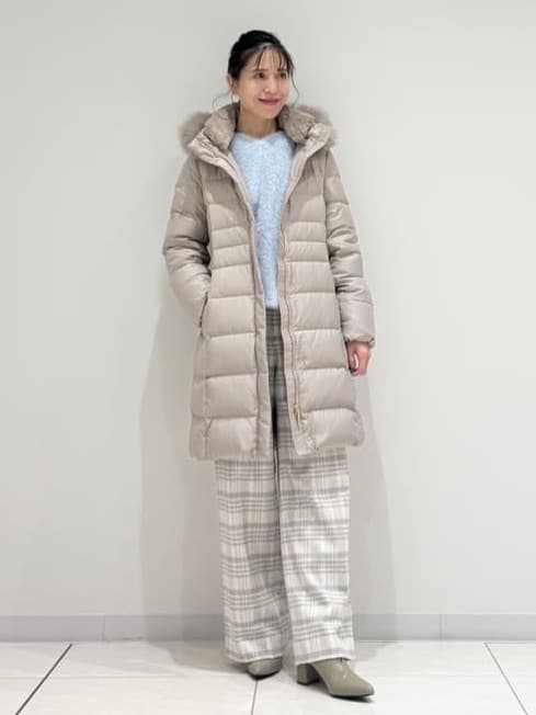 kayoさんの「INDIVI｜【名品／撥水／抗菌防臭】ロング丈リサイクルダウンコート」を使ったコーディネート
