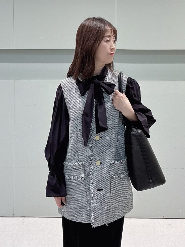 makiさんの「UNTITLED｜【オンオフ使える】スラブツイード ジレ」を使ったコーディネート
