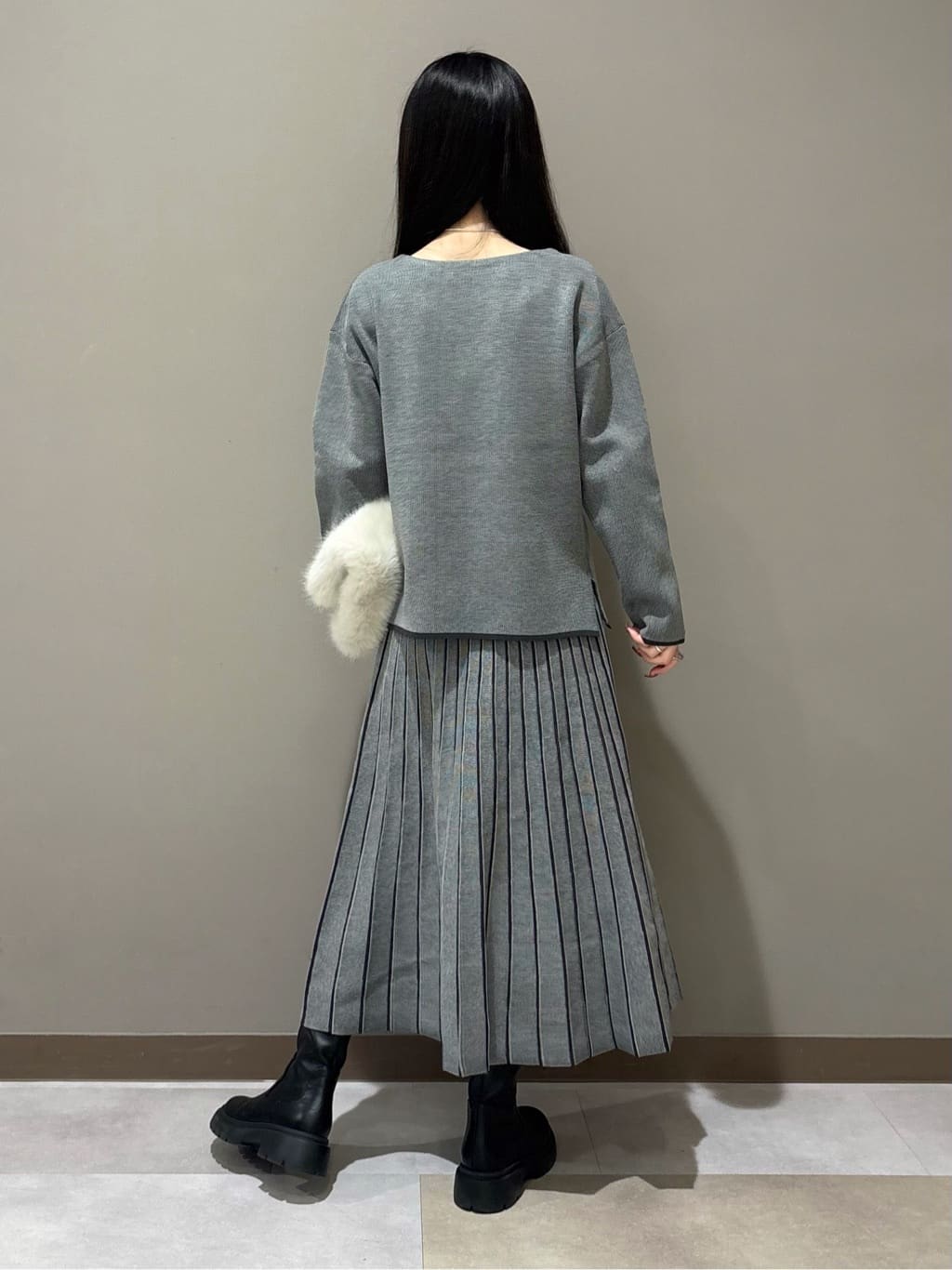 KEIKOさんの「INDIVI｜【名品／撥水／抗菌防臭】ロング丈リサイクルダウンコート」を使ったコーディネート
