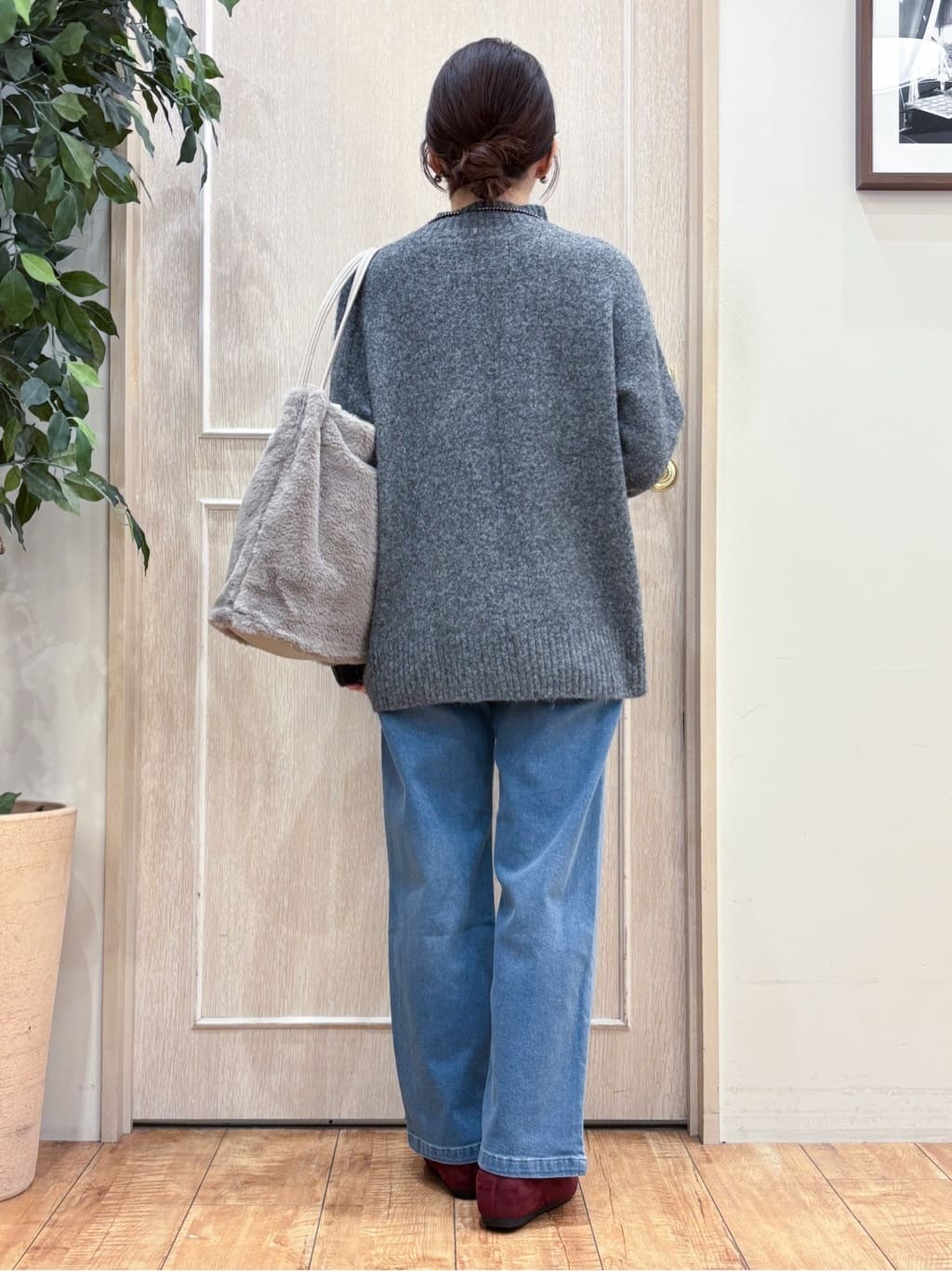 なみさんの「SHOO･LA･RUE｜【あったか/SS-LL】裏微起毛 ストレートデニムパンツ」を使ったコーディネート