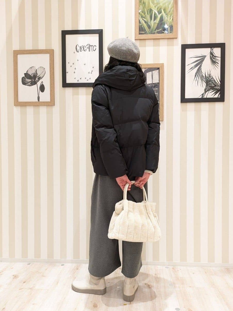 Mikiさんの「SHOO･LA･RUE｜【撥水/洗える】ショートフーディーダウン」を使ったコーディネート