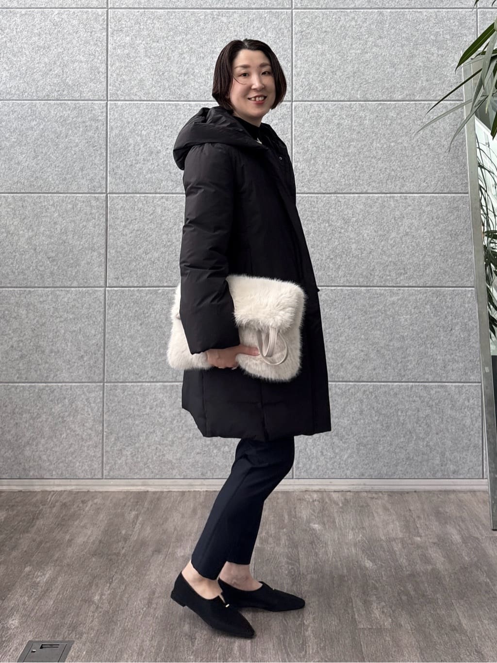 yuriさんの「INDIVI｜【洗える】ケーブルデザイン ラウンドヘムニット」を使ったコーディネート