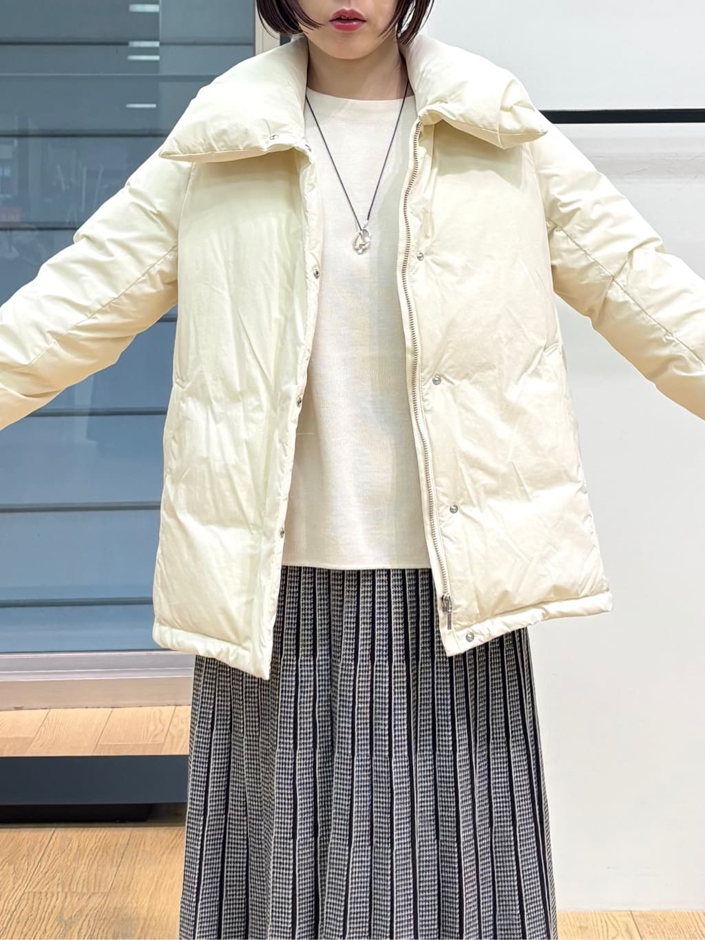 asamiさんの「INDIVI｜【洗える／選べる8色】トーンアップニット」を使ったコーディネート