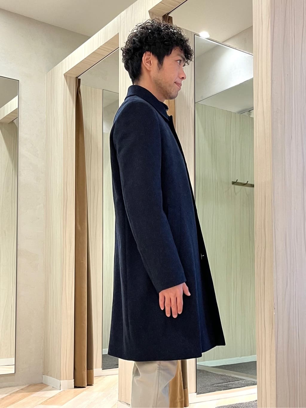 URAさんの「TAKEO KIKUCHI｜アンチピリング ジップアップ ニット」を使ったコーディネート