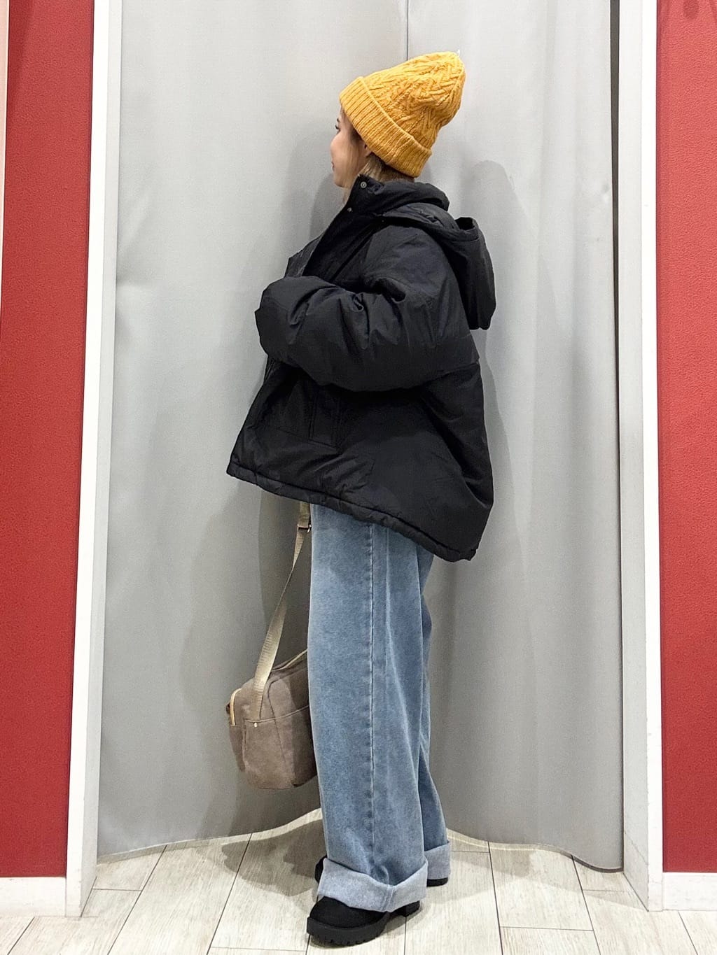 shioさんの「SHOO･LA･RUE｜【撥水/あったか】たっぷり着られる 中綿モンスターショートコート」を使ったコーディネート