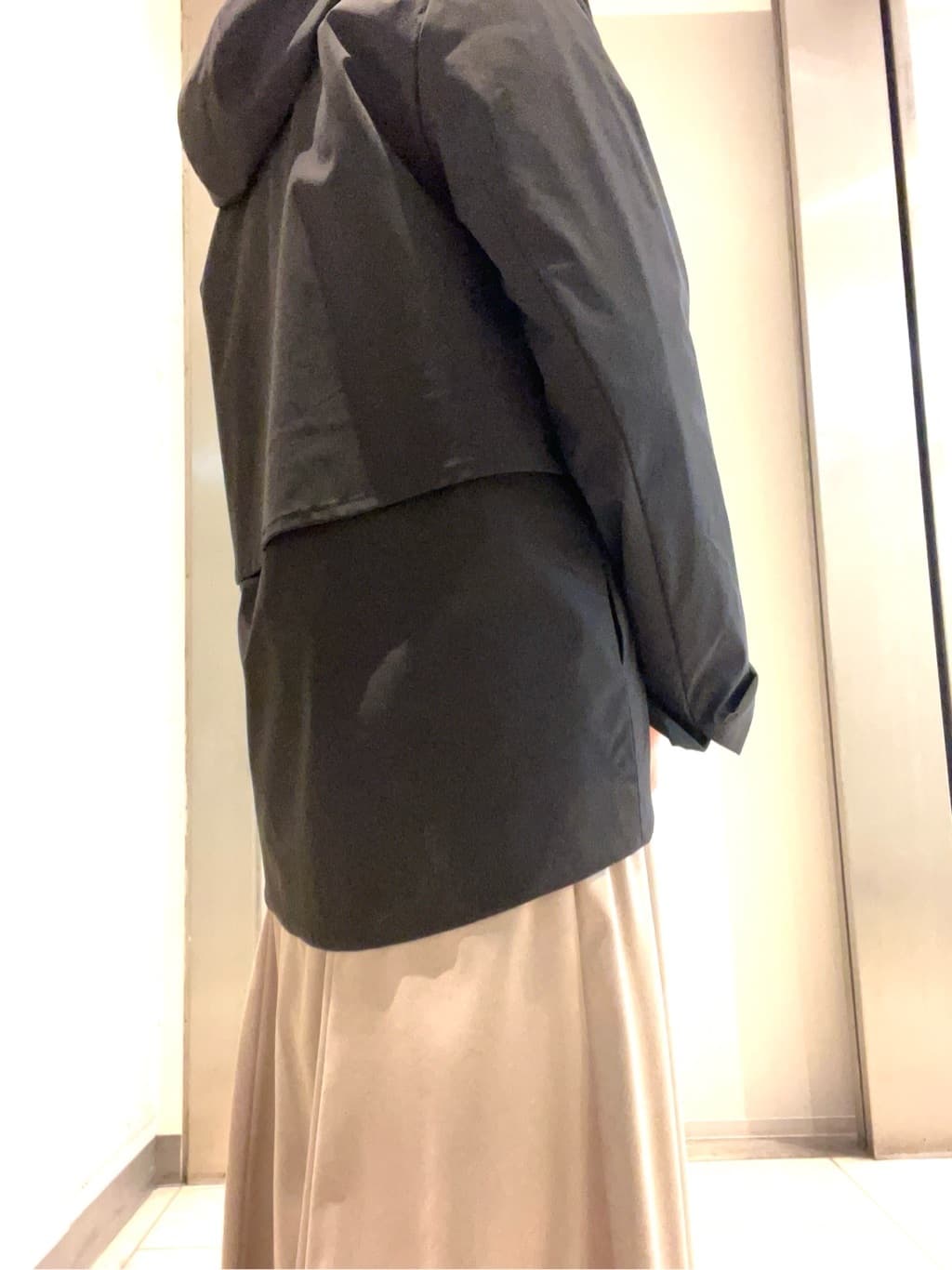 TOMOMIさんの「Reflect｜【すっきり見え／フード取り外し可／通勤におすすめ◎】ライティアウター」を使ったコーディネート