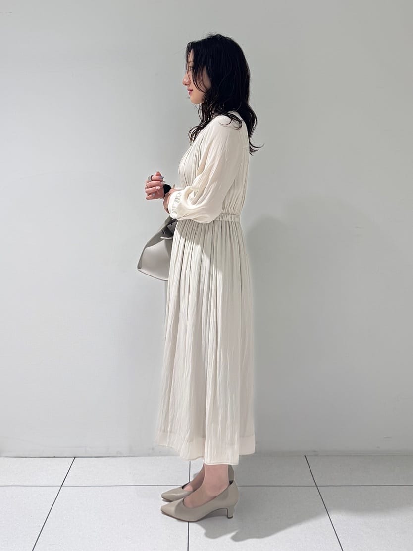 そんさんの「INDIVI｜【洗える】ギャザーフレアワンピース」を使ったコーディネート