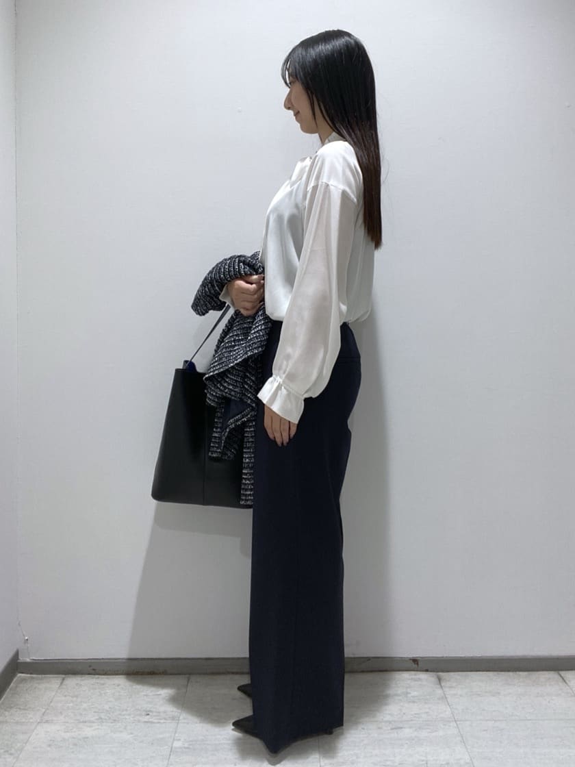 meiさんの「INDIVI｜ジオメプリントボウタイブラウス」を使ったコーディネート