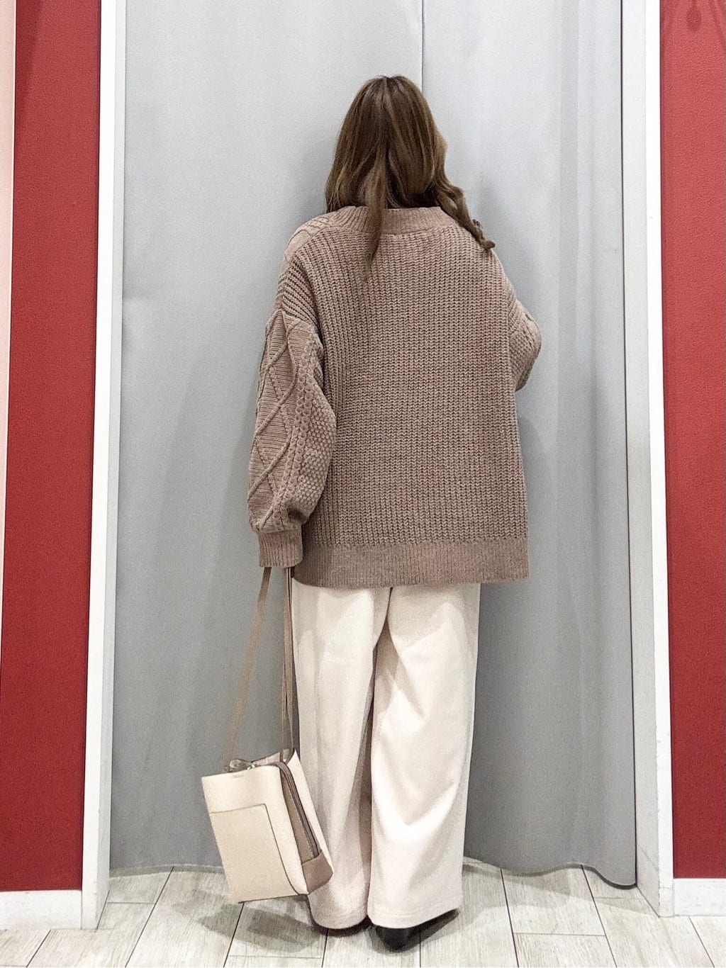 shioさんの「SHOO･LA･RUE｜【撥水/洗える】ショートフーディーダウン」を使ったコーディネート