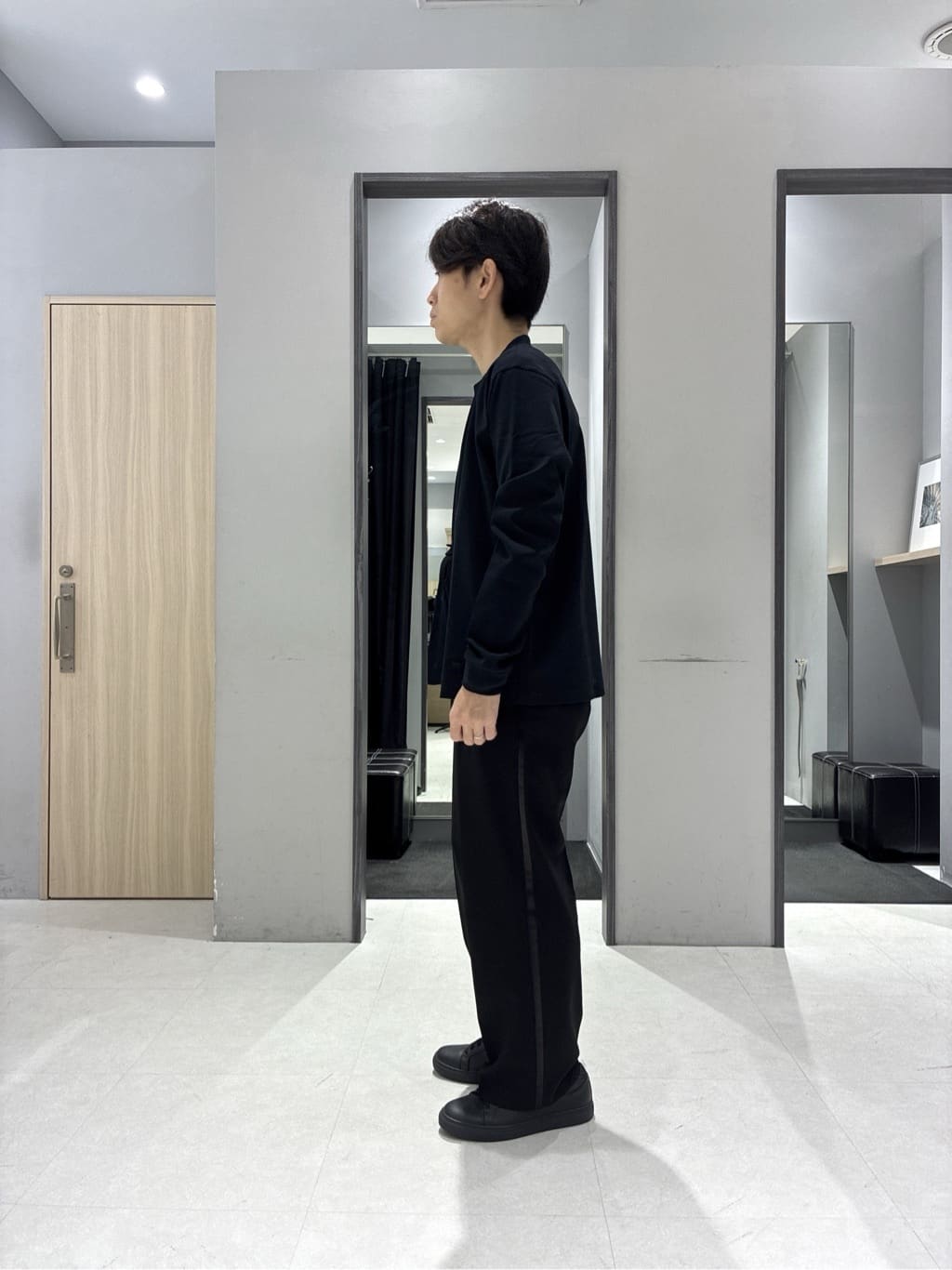わいずみさんの「TAKEO KIKUCHI｜【Air Palette Knit】ワンポイント カラーニット プルオーバー」を使ったコーディネート