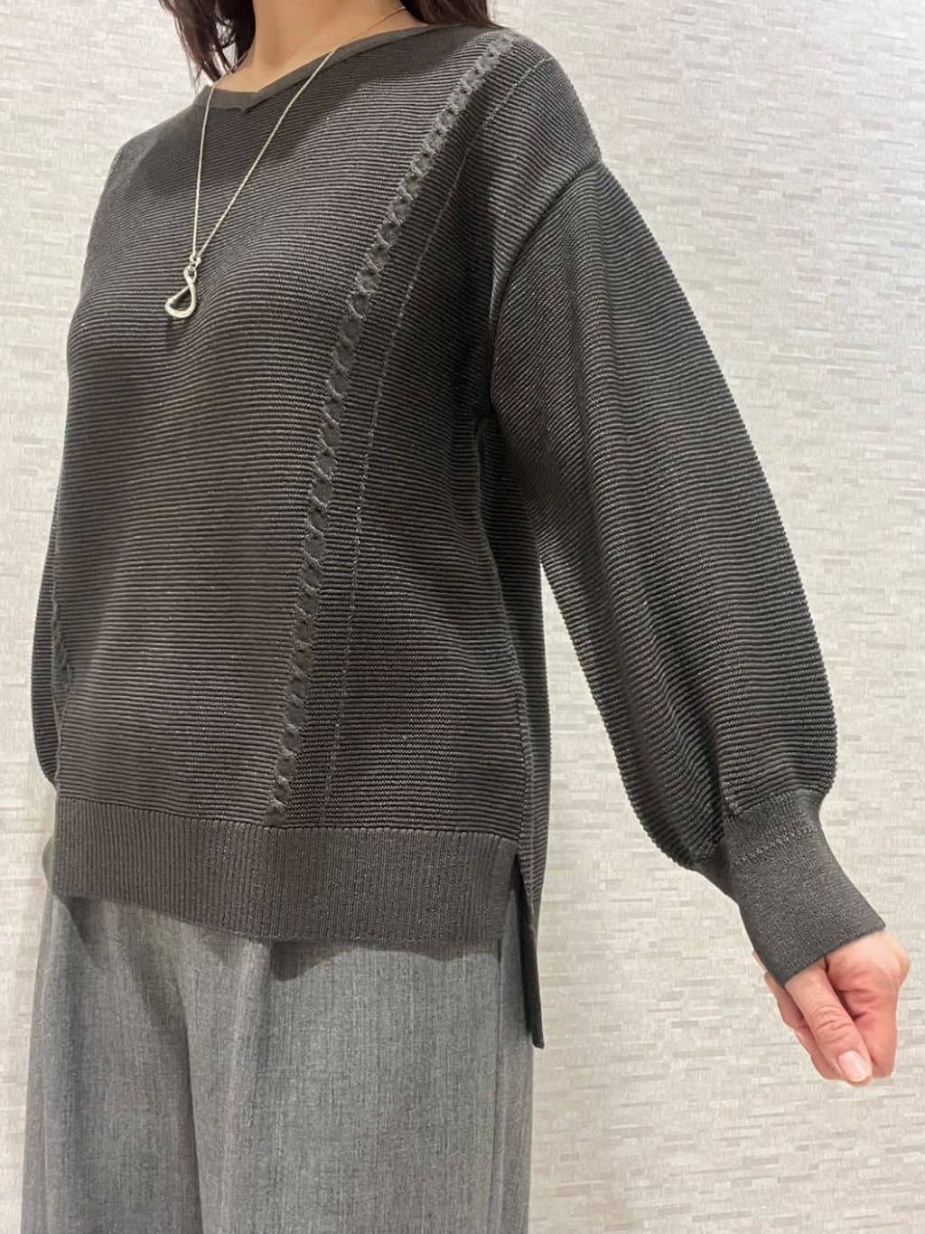 marikoさんの「Reflect｜【パンツ合わせにぴったり◎】ゆったりオフボディニット」を使ったコーディネート