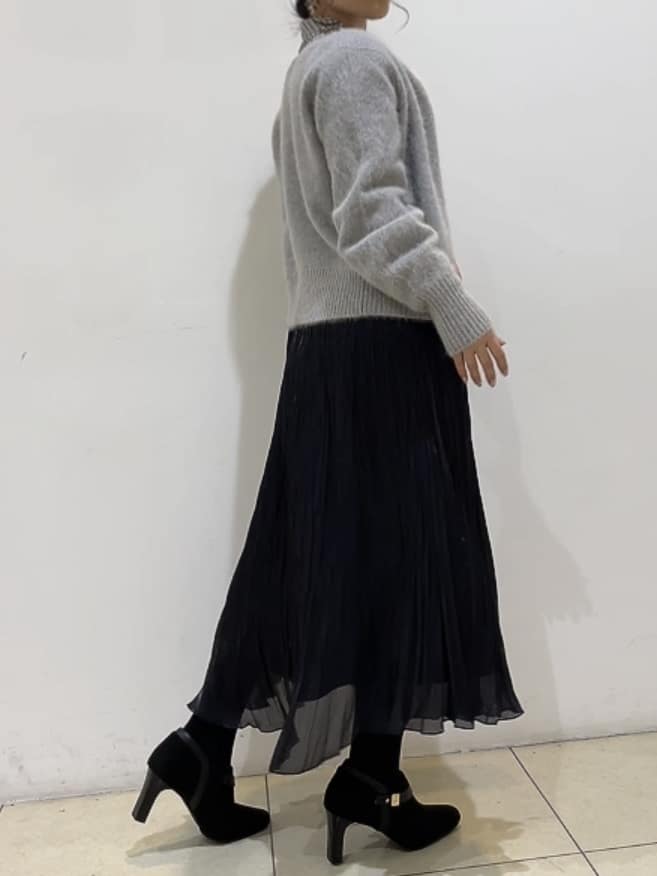 watanabeさんの「UNTITLED｜【ふわふわニット/前後2WAY】フォックスカシミヤカーディガン」を使ったコーディネート