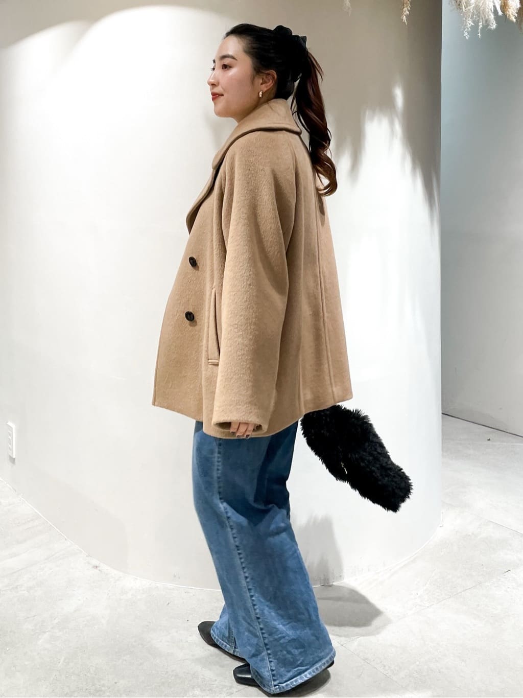 かりんさんの「OPAQUE.CLIP｜カシミヤブレンドウールミドルピーコート」を使ったコーディネート