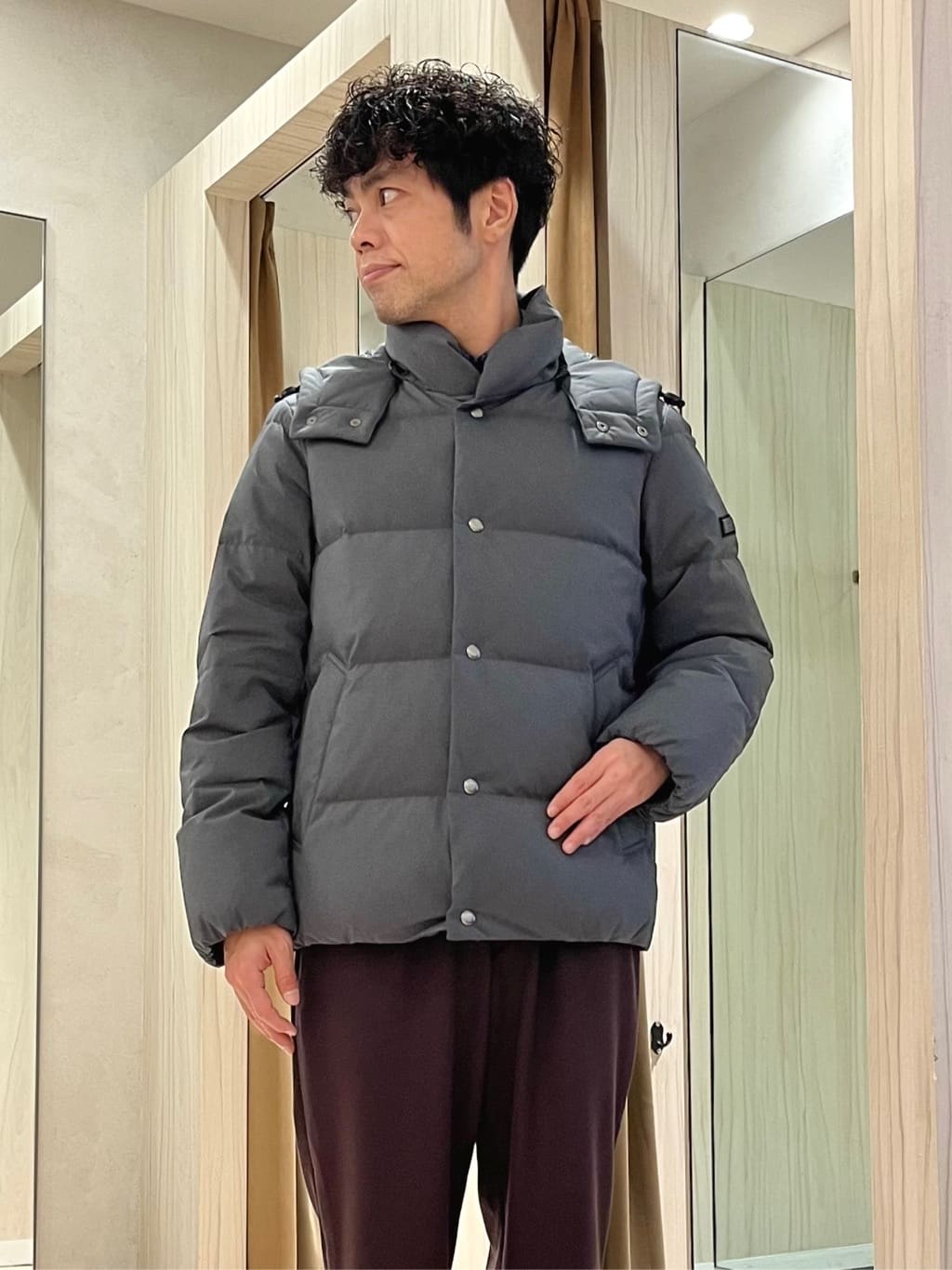 URAさんの「TAKEO KIKUCHI｜【袖取り外し可】デタッチャブル ダウンブルゾン」を使ったコーディネート
