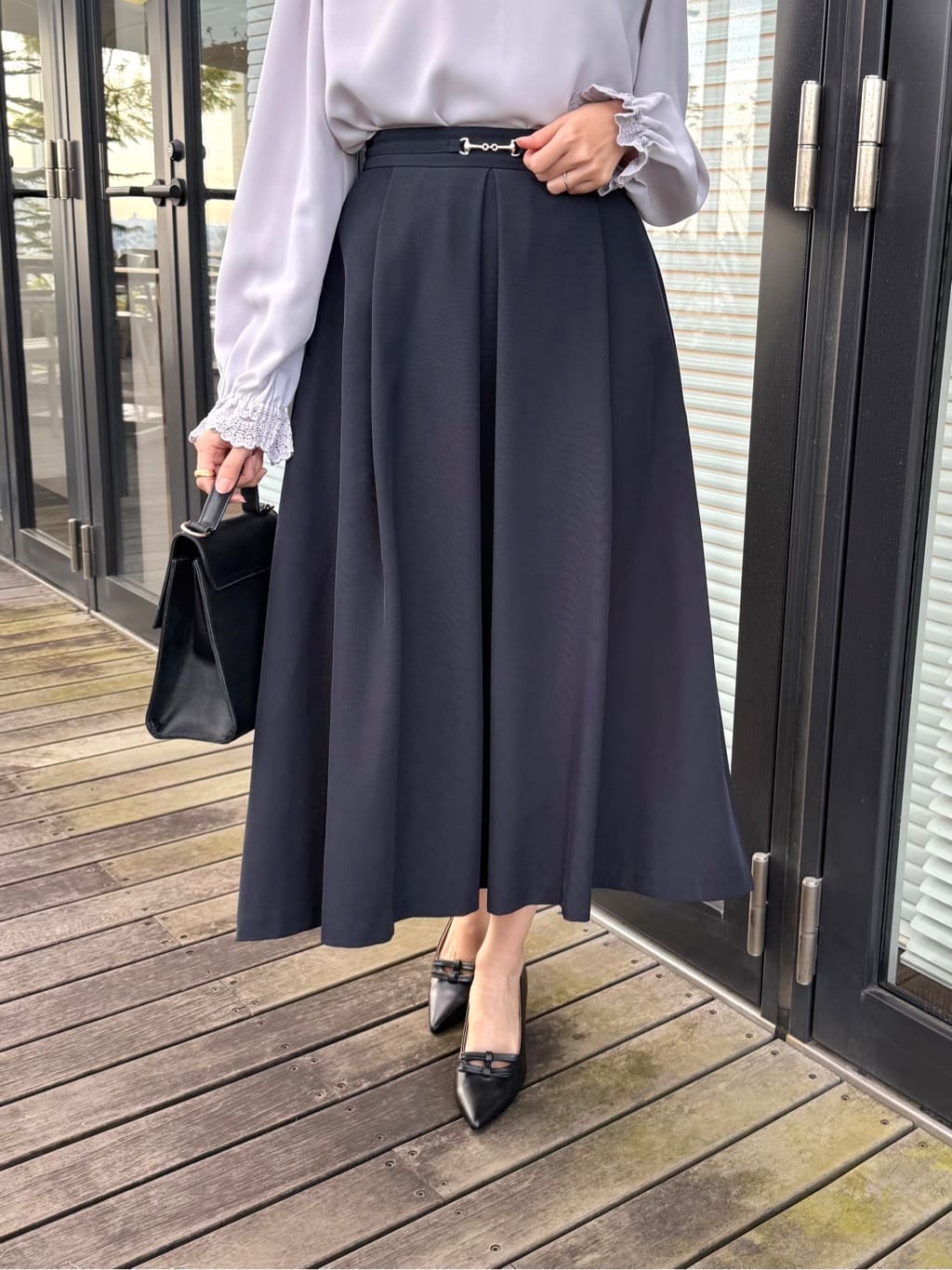 teiさんの「Couture brooch｜【2WAY・ハレの日・通勤】エンブロレースブラウス」を使ったコーディネート