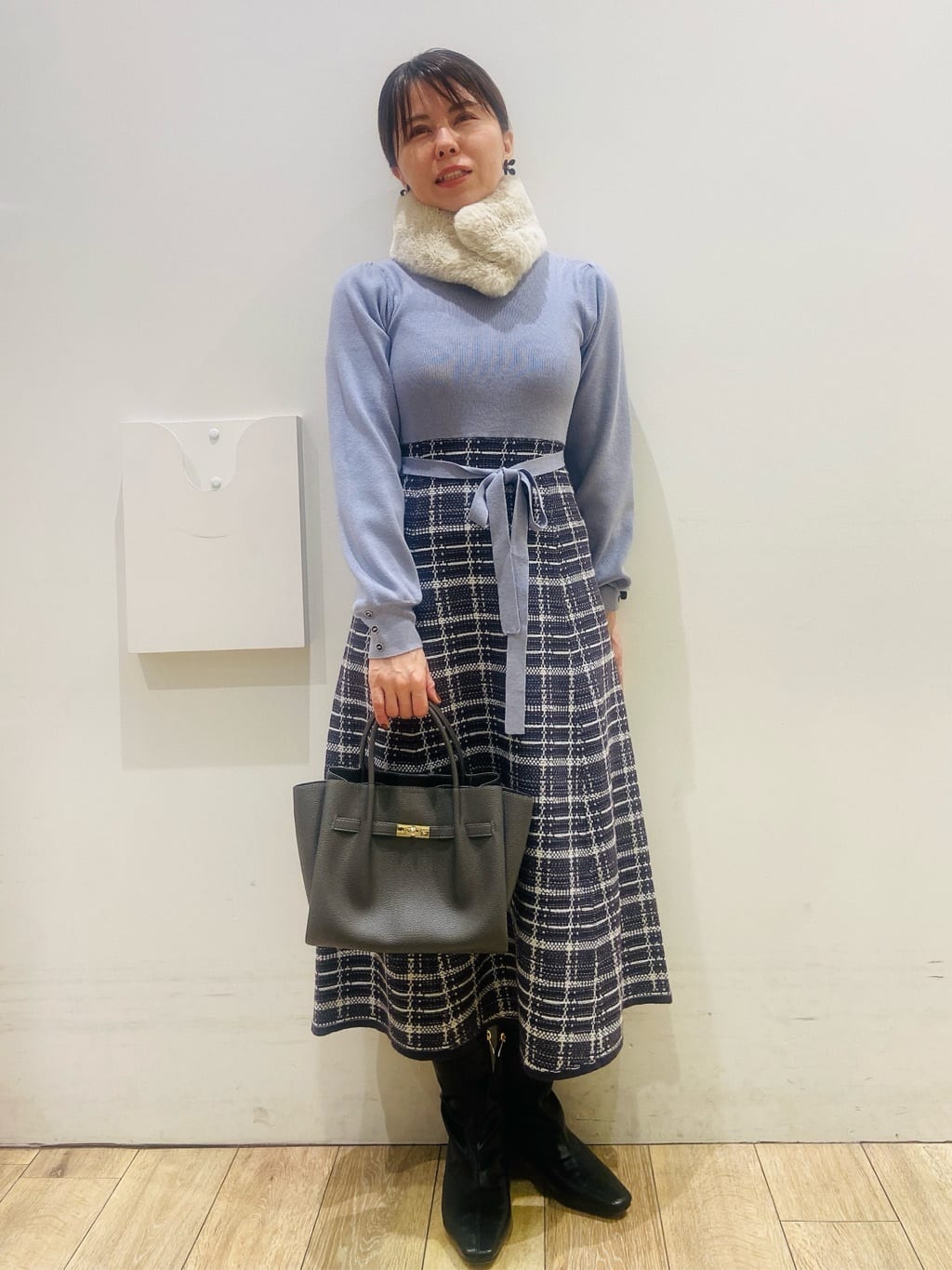 YUKOさんの「index｜チェックラメジャカードニットワンピース」を使ったコーディネート