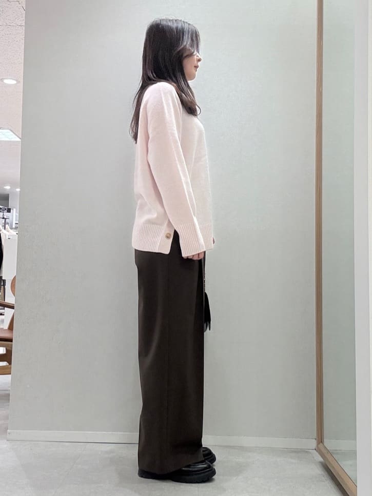 hitomiさんの「UNTITLED｜【重ね着もおすすめ/洗える】ウールカシミヤ クルーネックニット」を使ったコーディネート