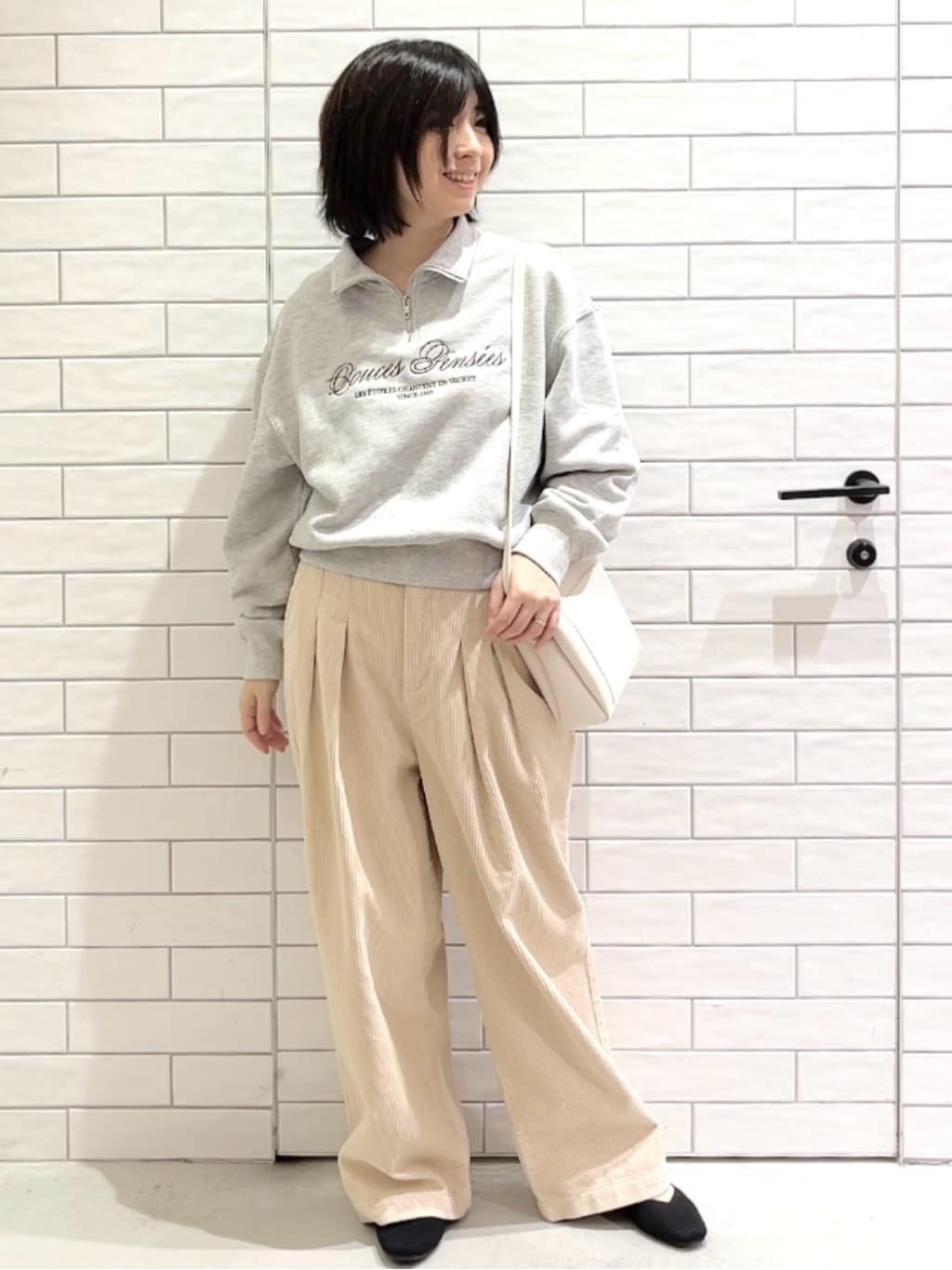 しおりさんの「OPAQUE.CLIP｜ハーフZIPロゴ刺繍裏毛【洗濯機OK】」を使ったコーディネート