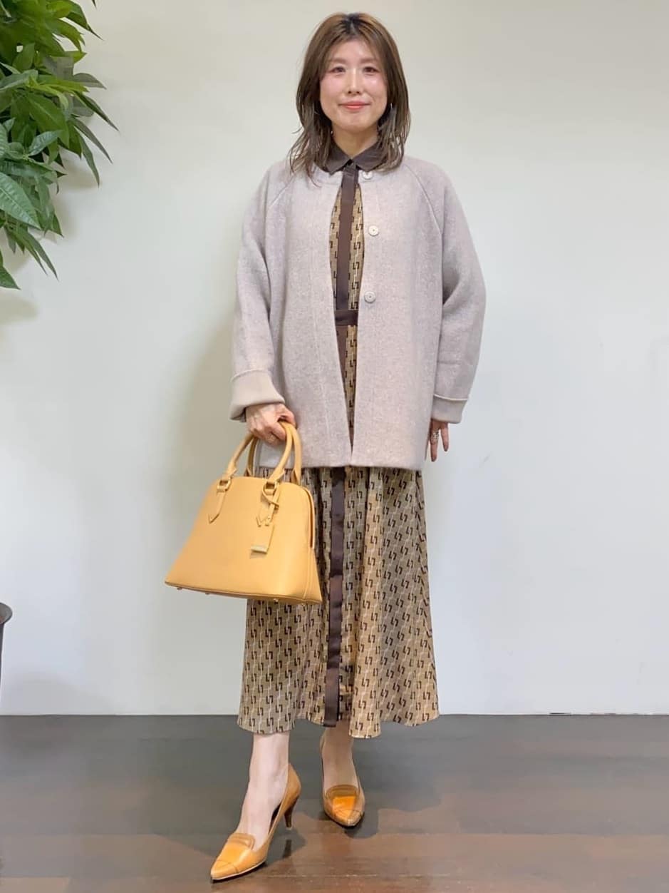 tomoさんの「UNTITLED｜【ウエストリボン/前開きボタン/レトロモダン】チェーン柄フレアワンピース」を使ったコーディネート