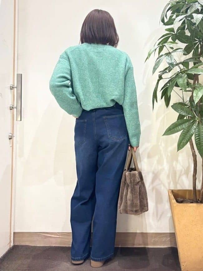 TOWAさんの「SHOO･LA･RUE｜【S-LL】脚のラインを拾いにくい デニムワイドパンツ」を使ったコーディネート