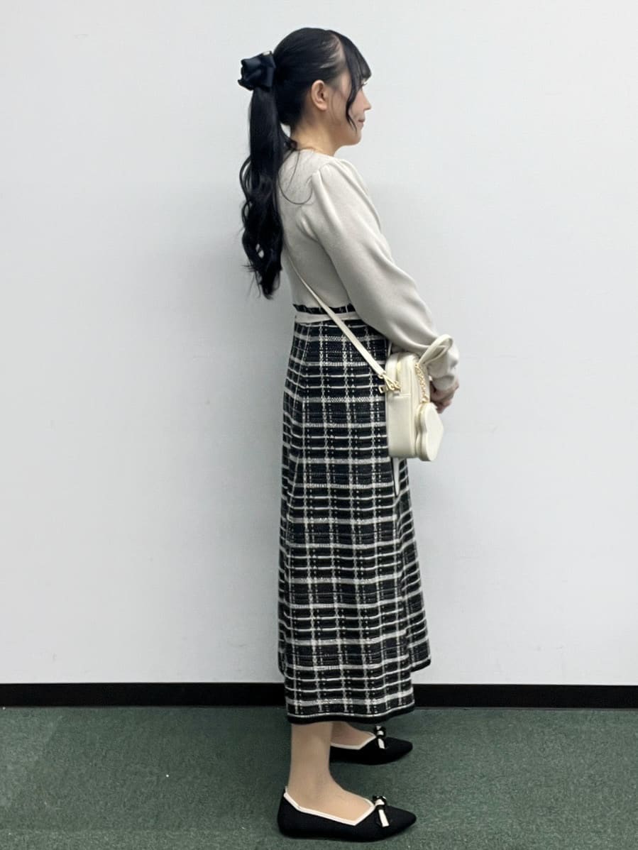 Hitomiさんの「index｜チェックラメジャカードニットワンピース」を使ったコーディネート
