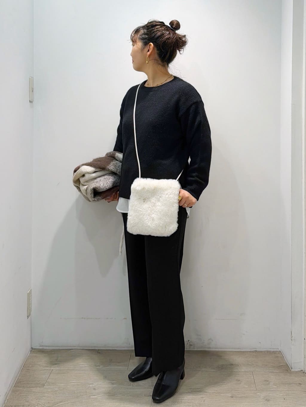 sumicaさんの「OPAQUE.CLIP｜リラクシークルーネックニット【洗濯機OK】」を使ったコーディネート
