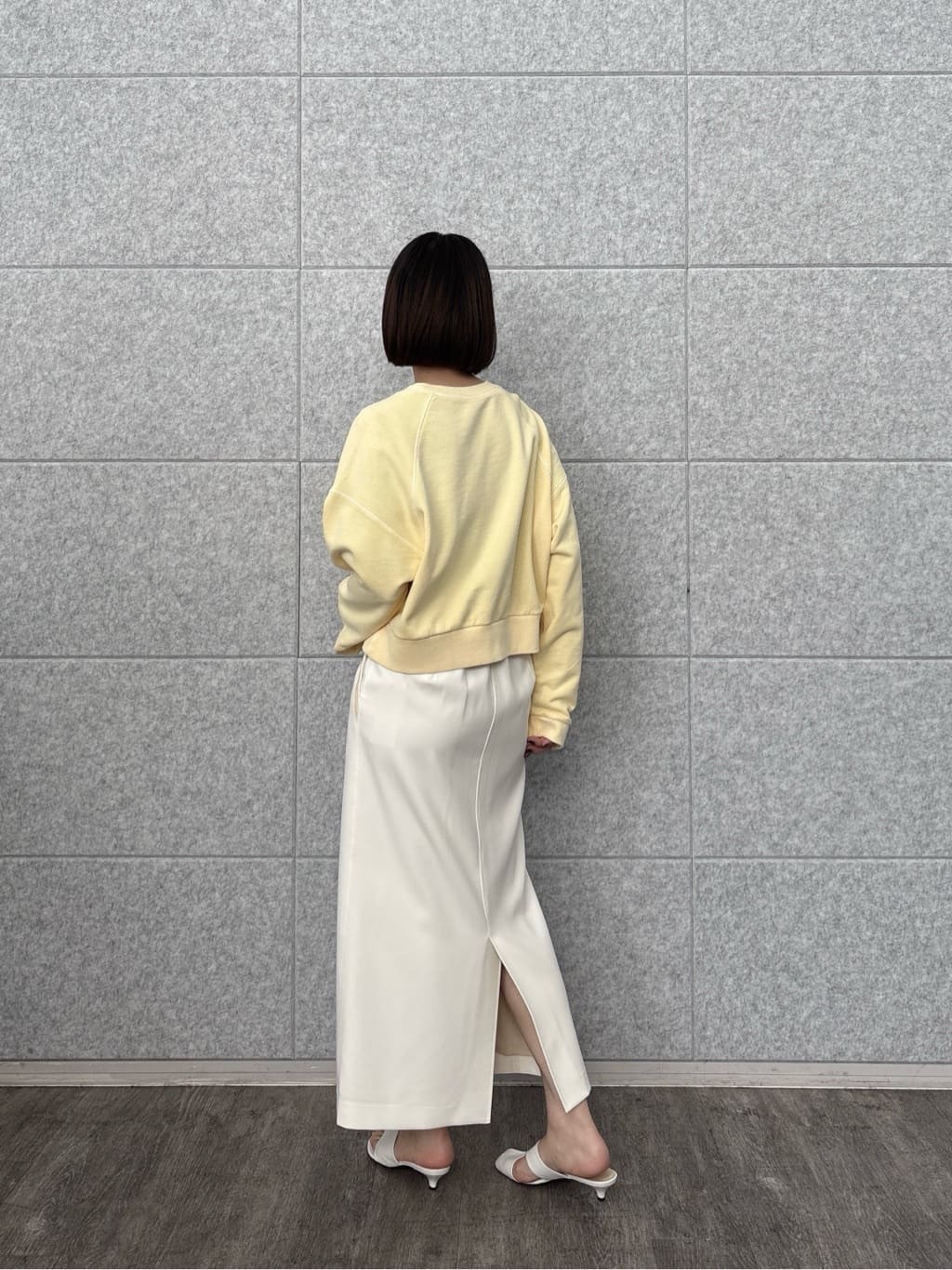 ayanoさんの「INDIVI｜ワイドスリーブカラースウェット」を使ったコーディネート