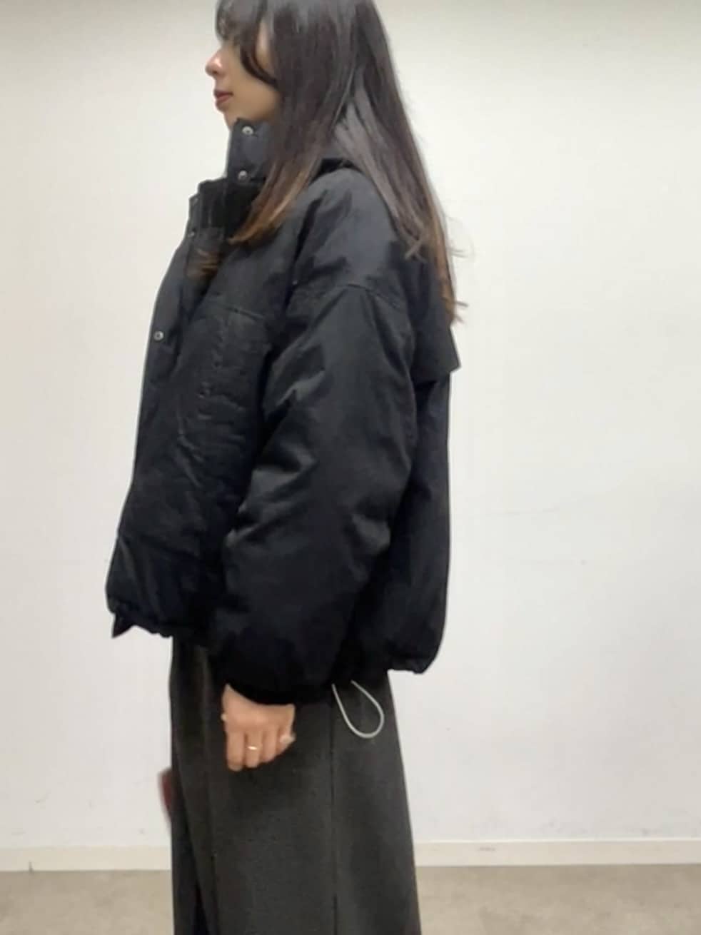 cotaniさんの「SHOO･LA･RUE｜【撥水/あったか】たっぷり着られる 中綿モンスターショートコート」を使ったコーディネート