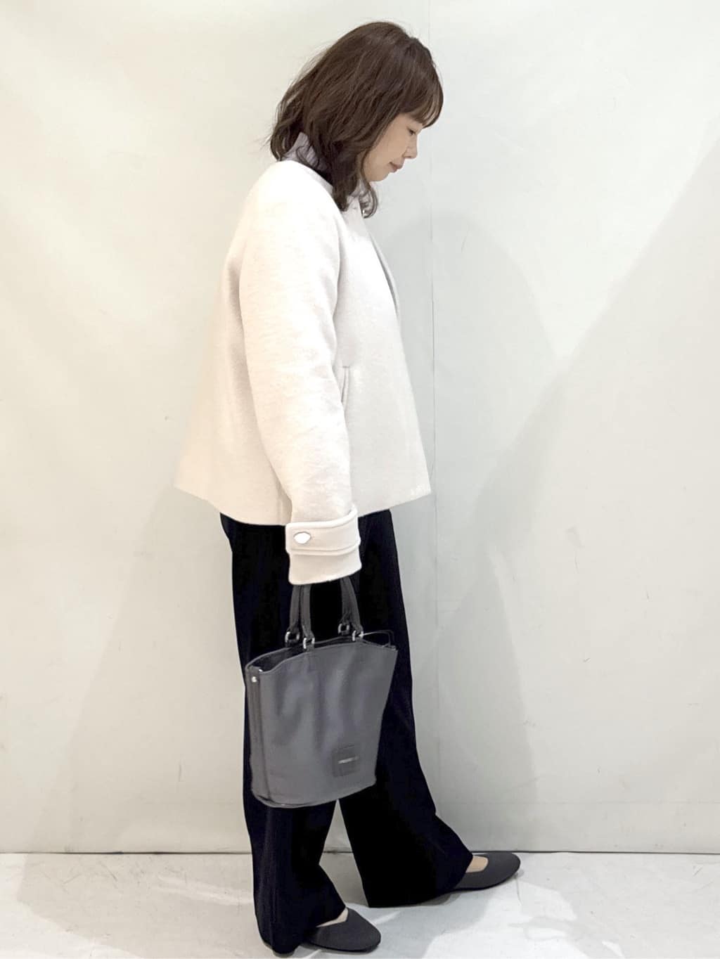 やすさんの「OPAQUE.CLIP｜ノーカラーショートコート」を使ったコーディネート