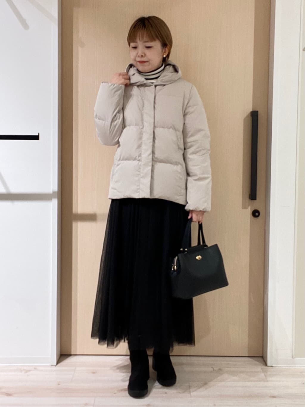 ひらしーさんの「SHOO･LA･RUE｜【撥水/洗える】ショートフーディーダウン」を使ったコーディネート