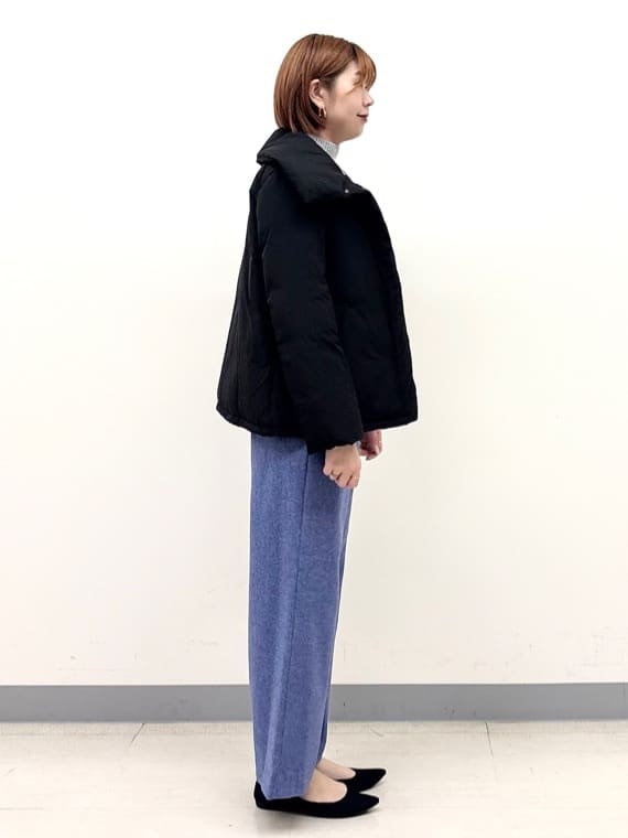 まいこさんの「INDIVI｜【撥水／洗える／デザイン衿】ステッチレス ショートダウンコート」を使ったコーディネート