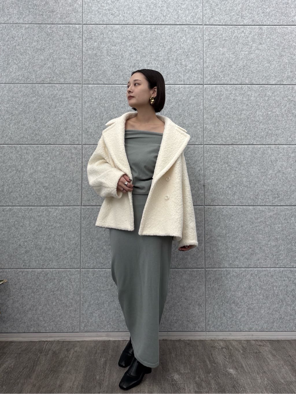 ayanoさんの「INDIVI｜ドレープオフショルニットワンピース」を使ったコーディネート