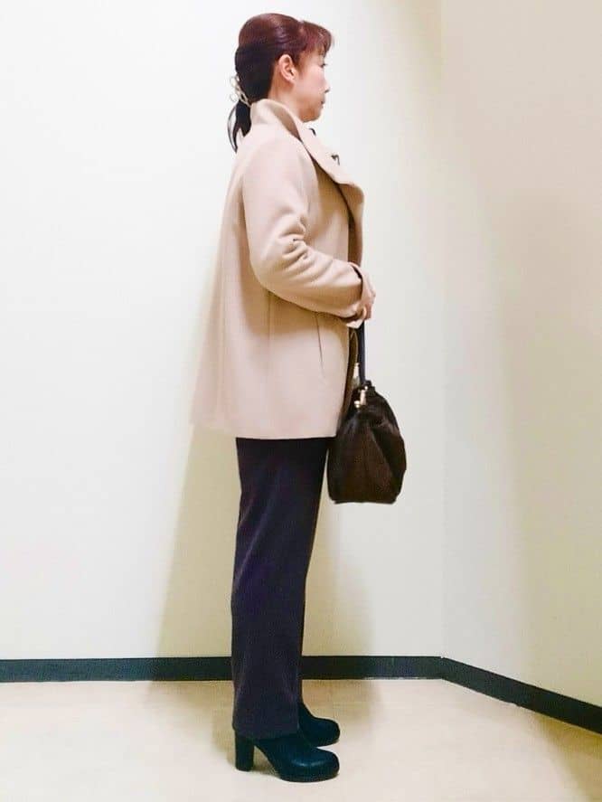 花さんの「Reflect｜【SS-4Lサイズ／衿が顔に当たらない◎】スタンドネックミドルコート」を使ったコーディネート