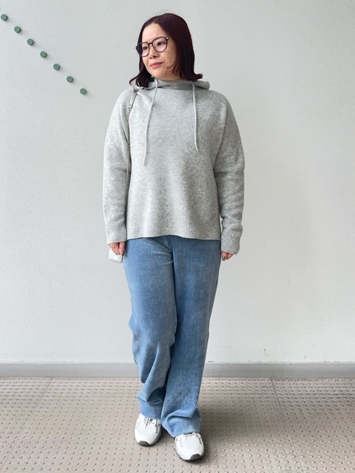 Asamiさんの「DRESSTERIOR｜カシミヤブレンドフードニット」を使ったコーディネート