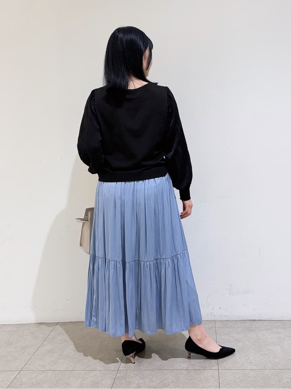 emikaさんの「INDIVI｜【洗える／華やか】袖プリーツニット」を使ったコーディネート