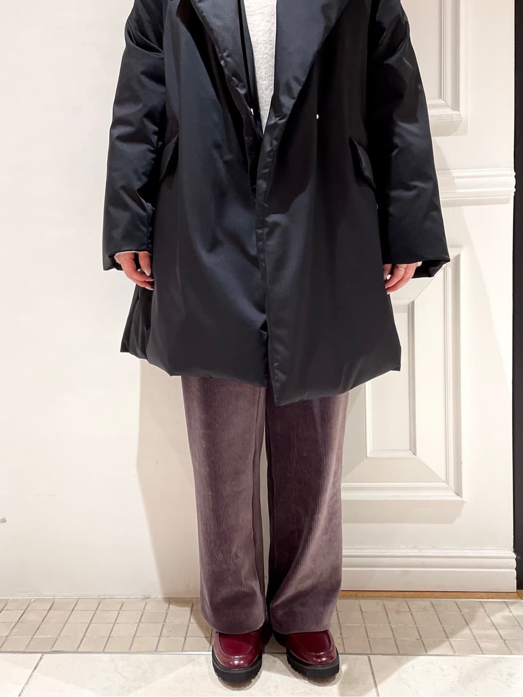 minowaさんの「DRESSTERIOR｜アルパカブレンドVネックニット」を使ったコーディネート
