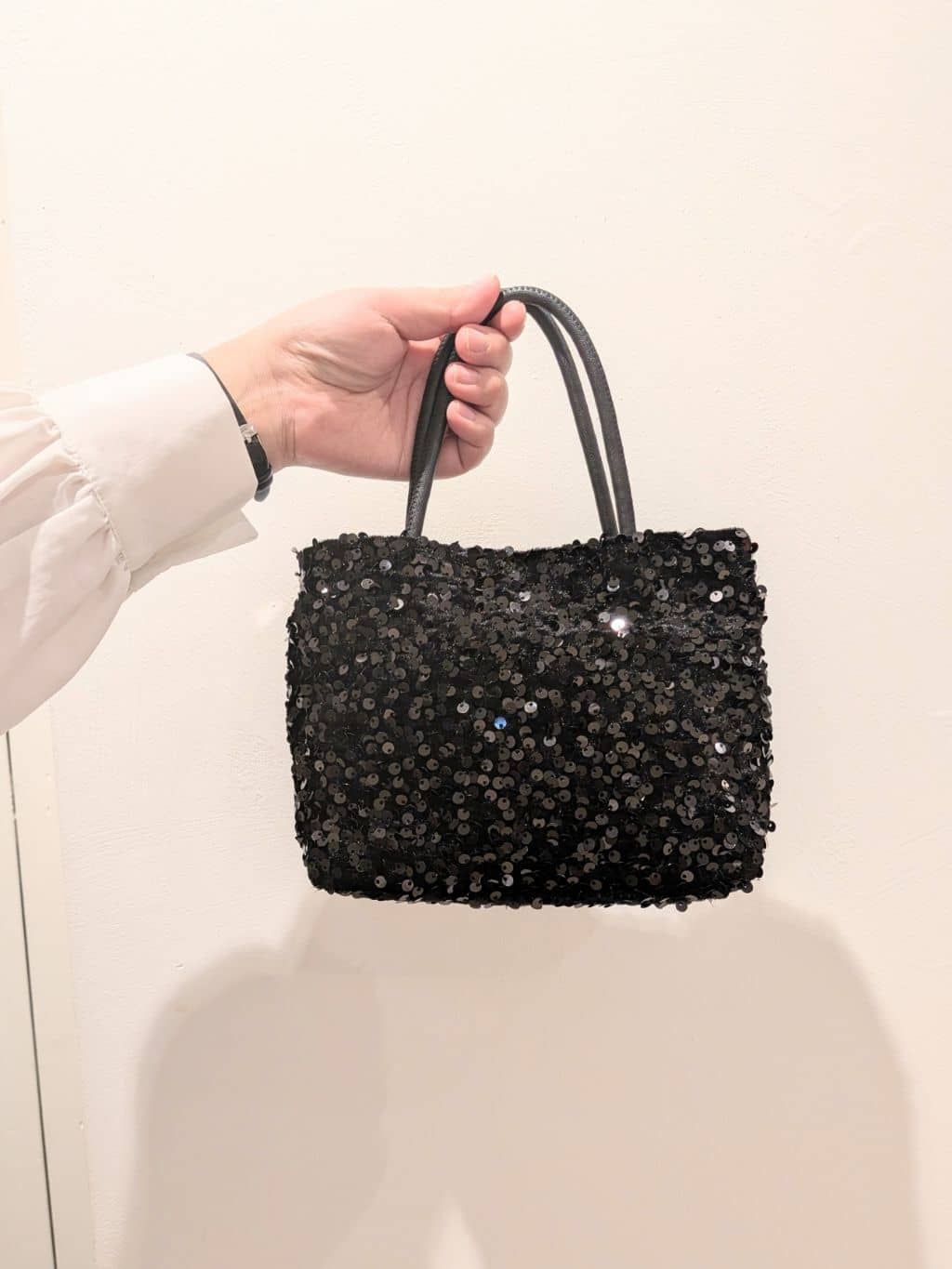 yukikaさんの「grove｜【マシンウォッシュ/防シワ】袖ドッキングペプラムブラウス【着回しカセット】」を使ったコーディネート