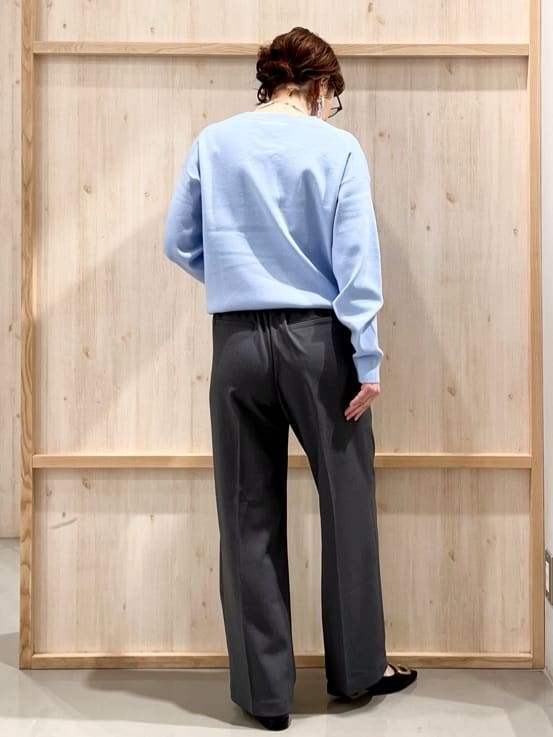 nakoさんの「THE SHOP TK｜【S-XLサイズ/上品見えが叶う】Vネックニット/洗濯機OK」を使ったコーディネート