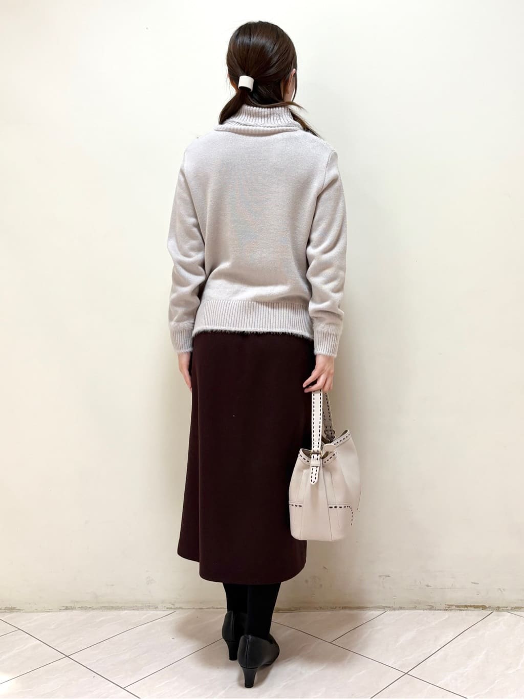 mikiさんの「Reflect｜【ほんのりラメ感◎】ふわふわフェザーヤーンハイネックニット」を使ったコーディネート
