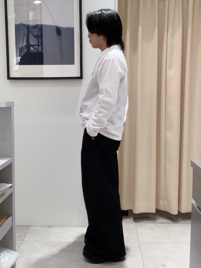 坂。さんの「THE SHOP TK｜PEANUTS ／ ピーナッツ スヌーピー ヴィンテージ風プリント長袖Tシャツ」を使ったコーディネート