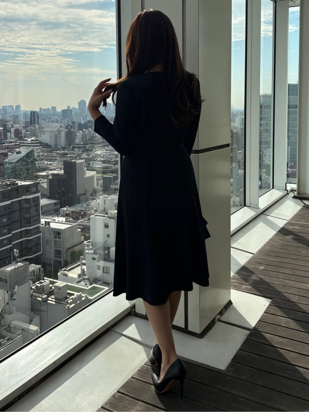 MISAKIさんの「COUP DE CHANCE｜【手洗い可／日本製】ベルト付フレアーワンピース」を使ったコーディネート