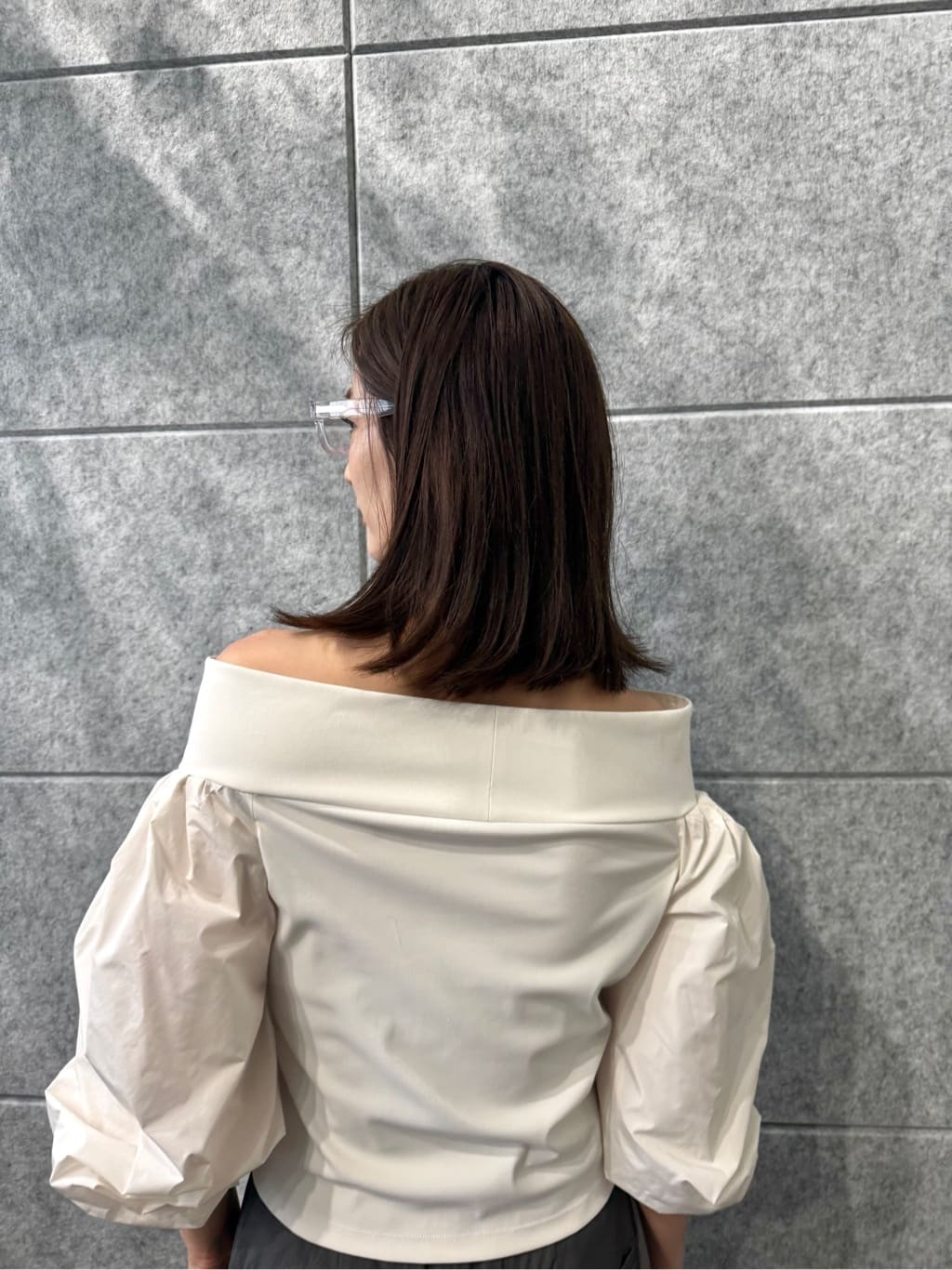 uchi__yamaさんの「CODE A｜puff glow off top」を使ったコーディネート