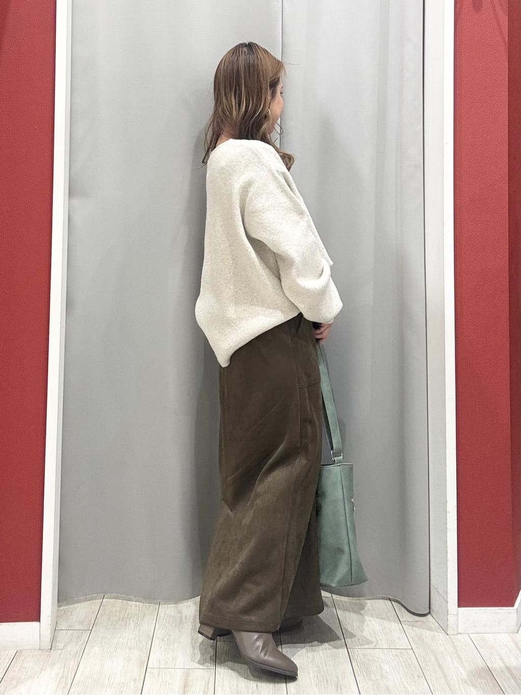 shioさんの「SHOO･LA･RUE｜【S-LL】きらっと華やぐ　大人のスパンコールニット」を使ったコーディネート