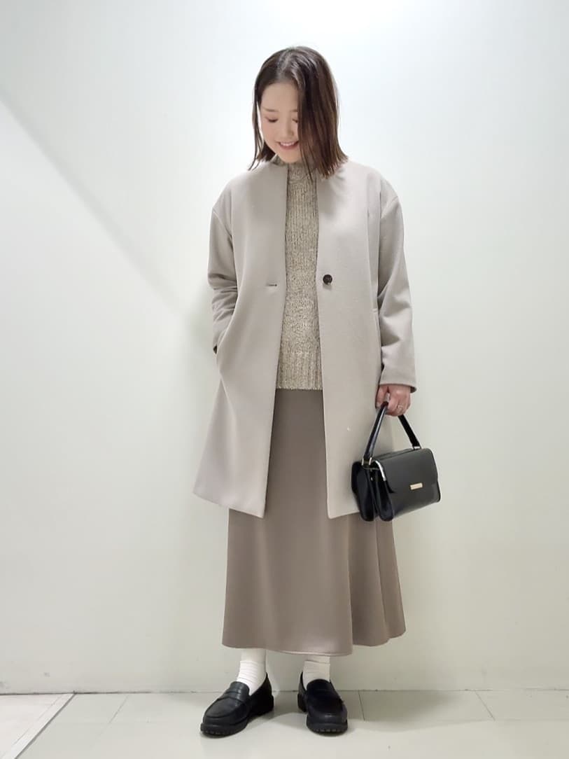 YUIさんの「UNTITLED｜【ウエストゴム/洗える】サテンナロースカート」を使ったコーディネート