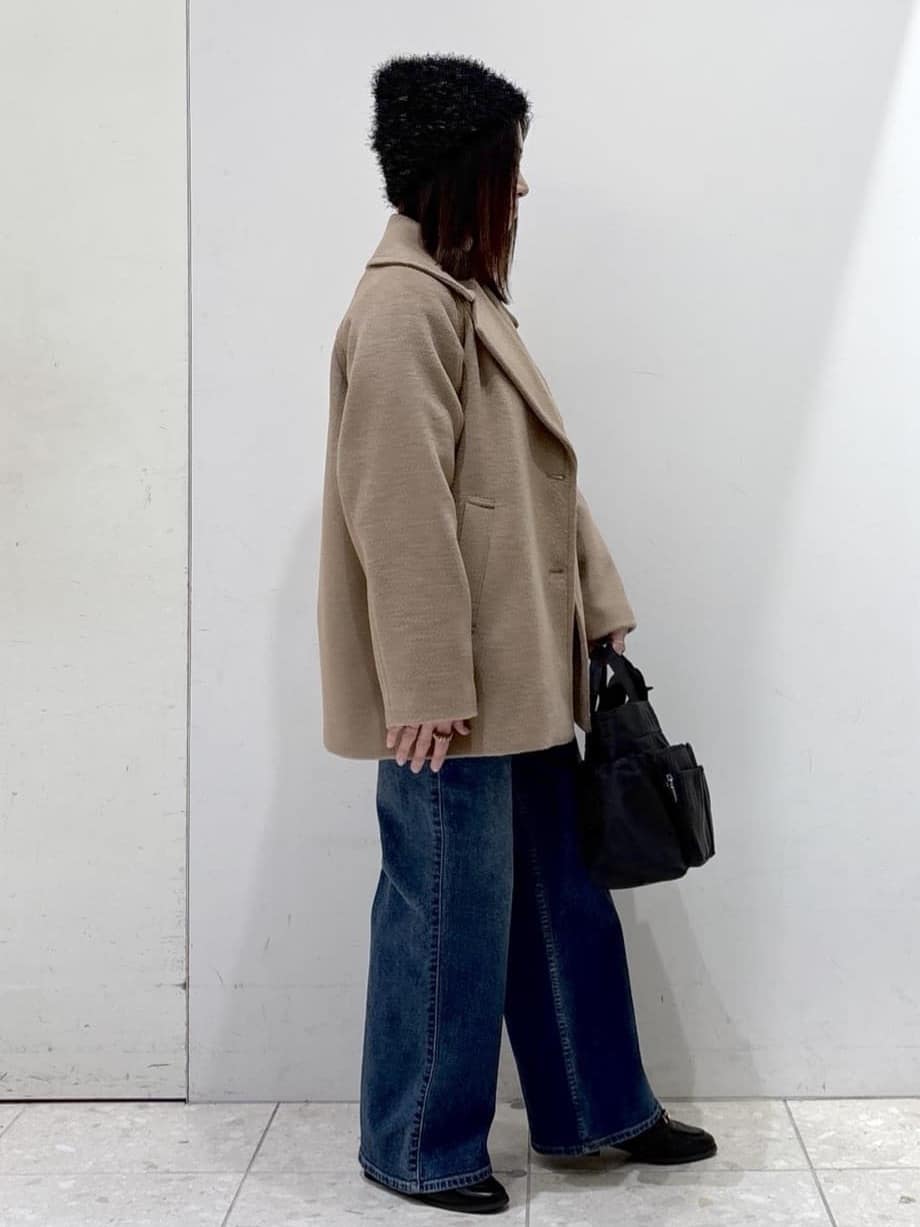 mameさんの「OPAQUE.CLIP｜カシミヤブレンドウールミドルピーコート」を使ったコーディネート