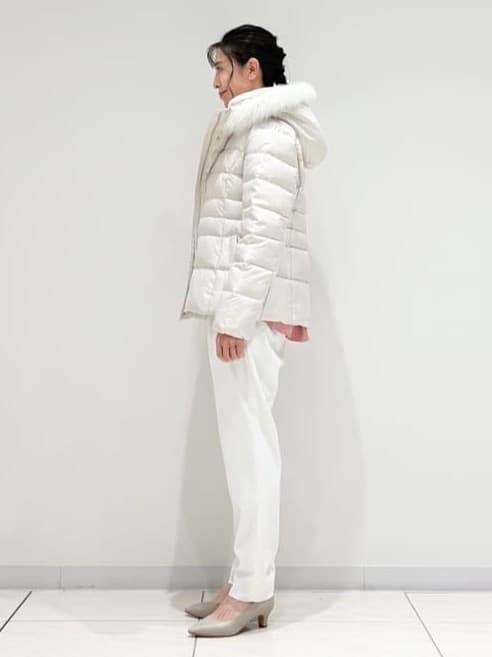 kayoさんの「INDIVI｜【名品／撥水／抗菌防臭】ショート丈リサイクルダウンコート」を使ったコーディネート
