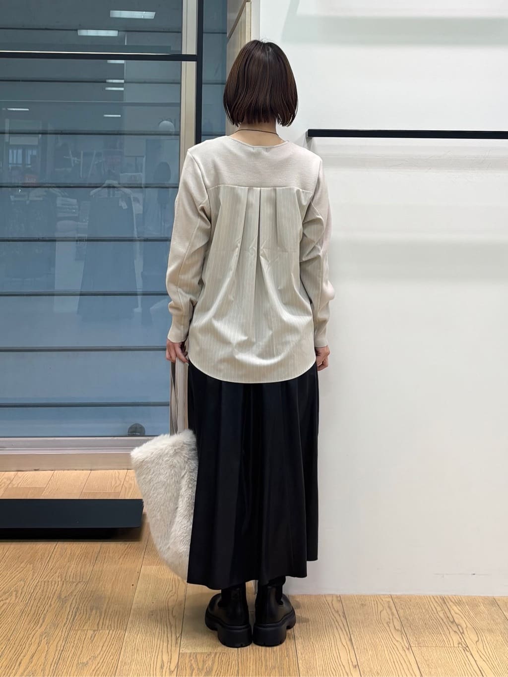 asamiさんの「INDIVI｜【洗える／選べる8色】トーンアップニット」を使ったコーディネート