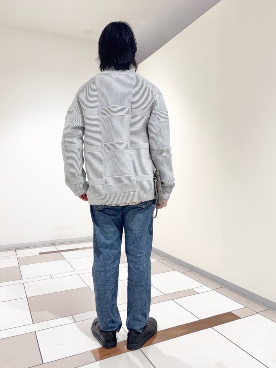 及川さんの「TAKEO KIKUCHI｜畦編みチェック ニットカーディガン」を使ったコーディネート