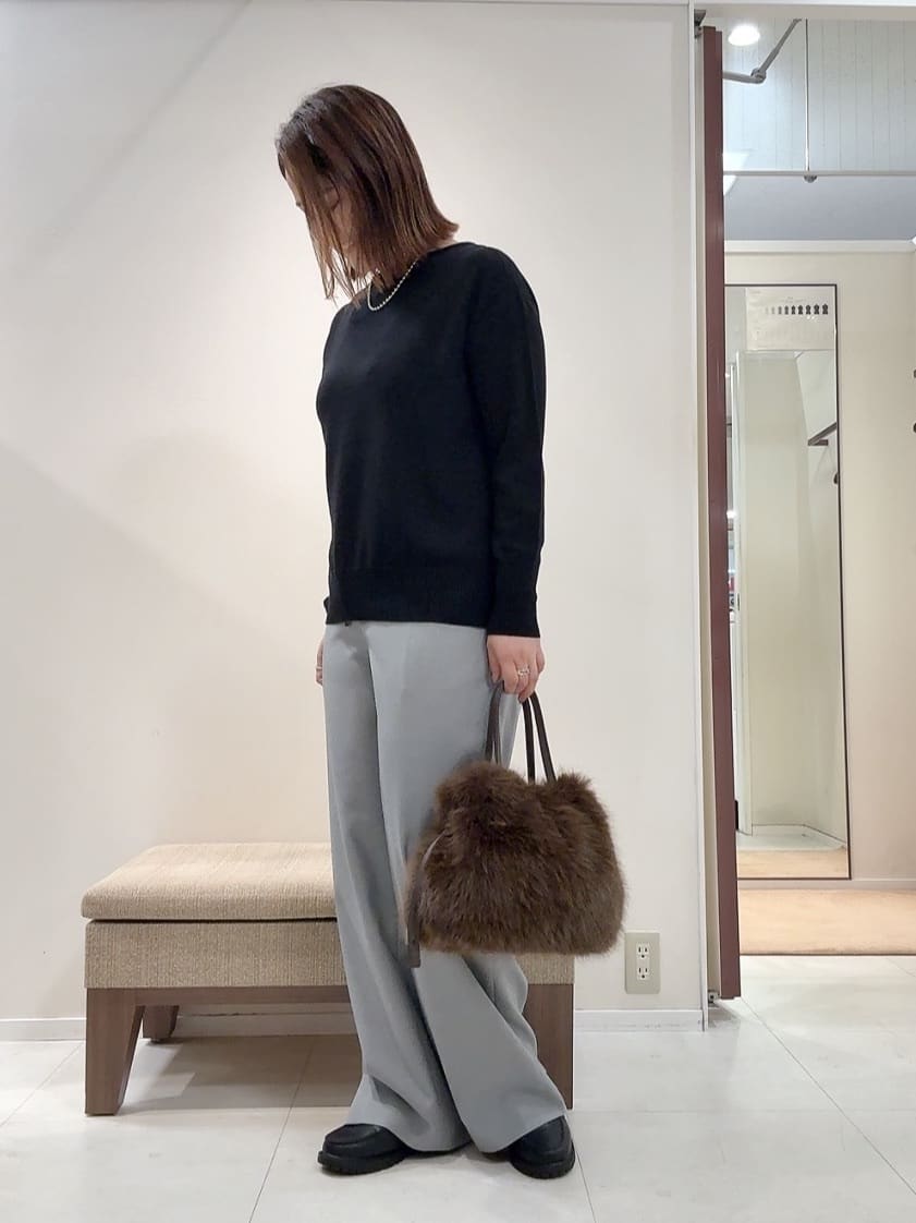 YUIさんの「UNTITLED｜【8色展開/体型カバー】魅せるタイムレスニット」を使ったコーディネート