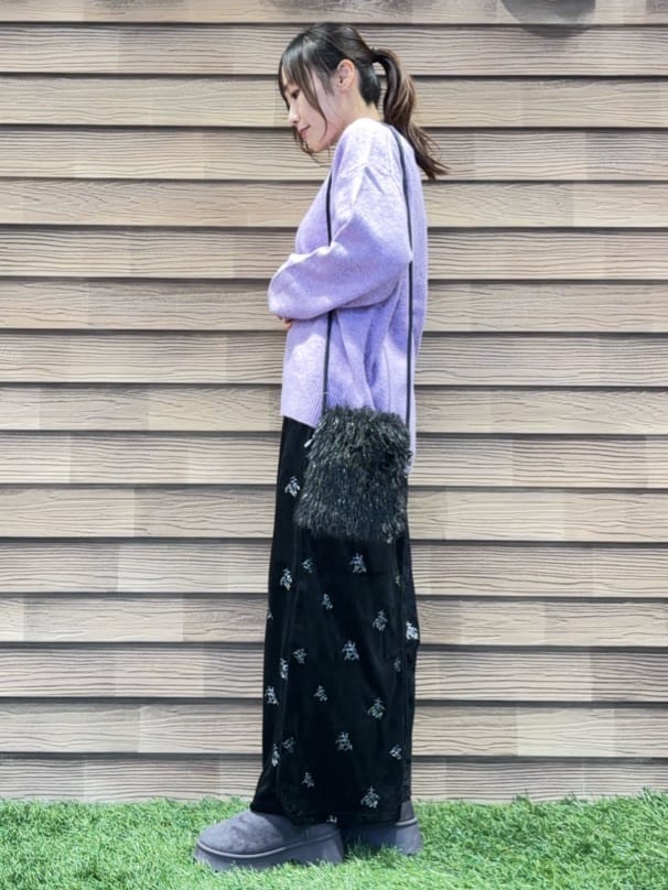 himiさんの「SHOO･LA･RUE｜大人な小花柄が魅力の 刺繍ベロア調ナロースカート」を使ったコーディネート